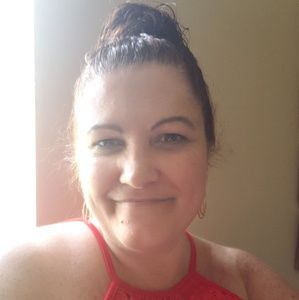 Meet your Posher, Loni